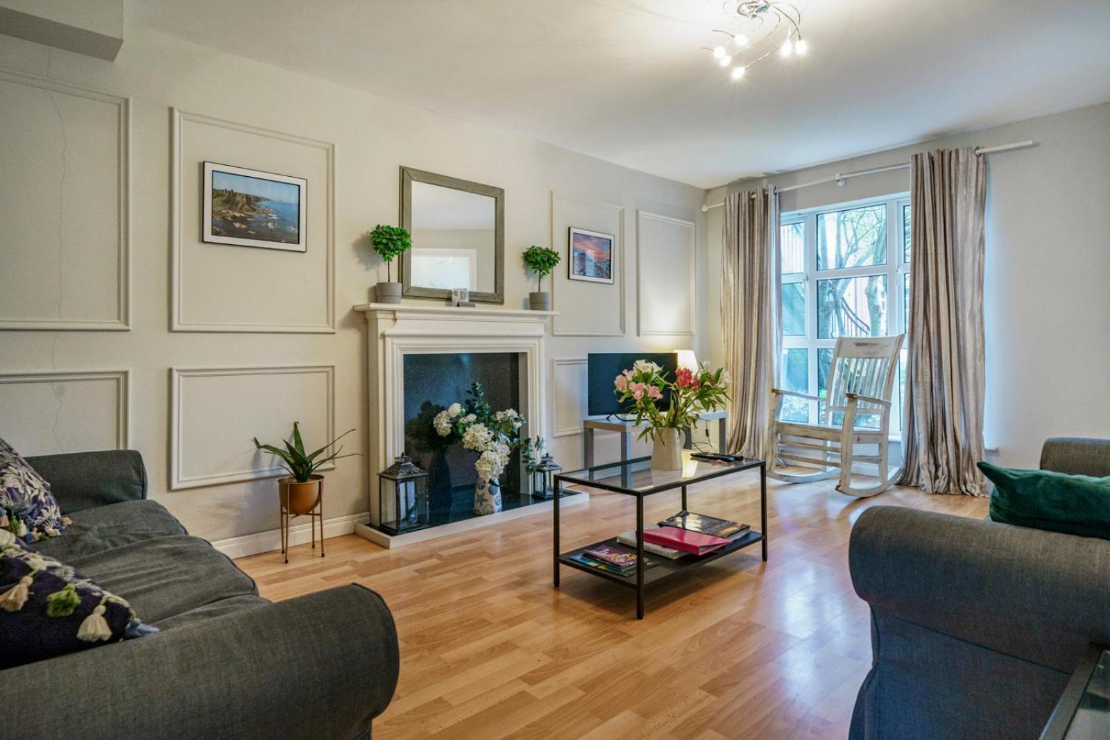 Close To City Centre Stylish 3 Bedroom House 贝尔法斯特 外观 照片